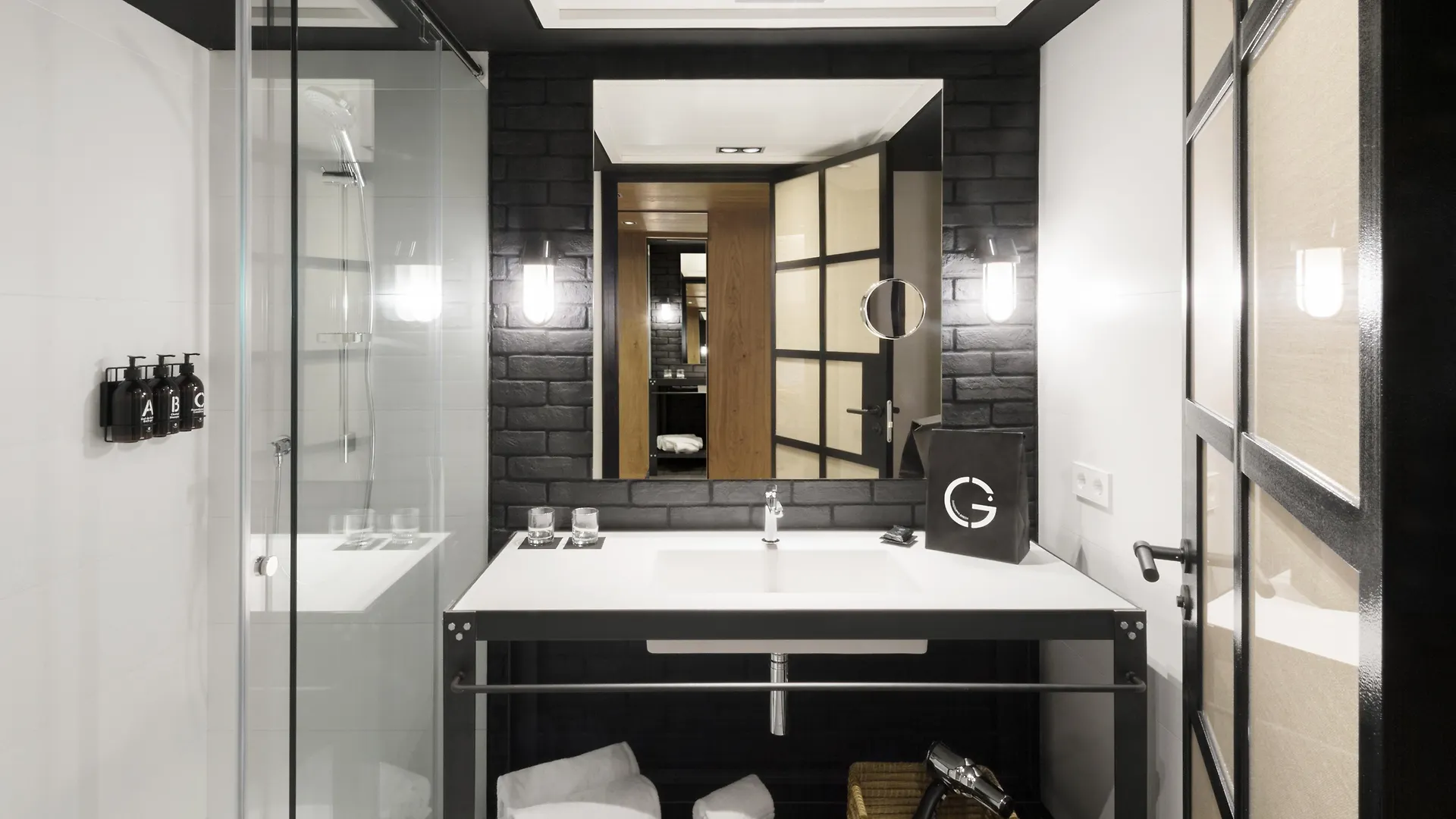 The Corner Hotel Barcelona